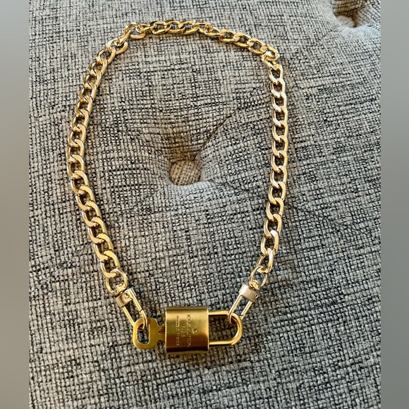 Louis Vuitton Lock and Key on Chain Necklace 🤩! - Picture 4 of 4